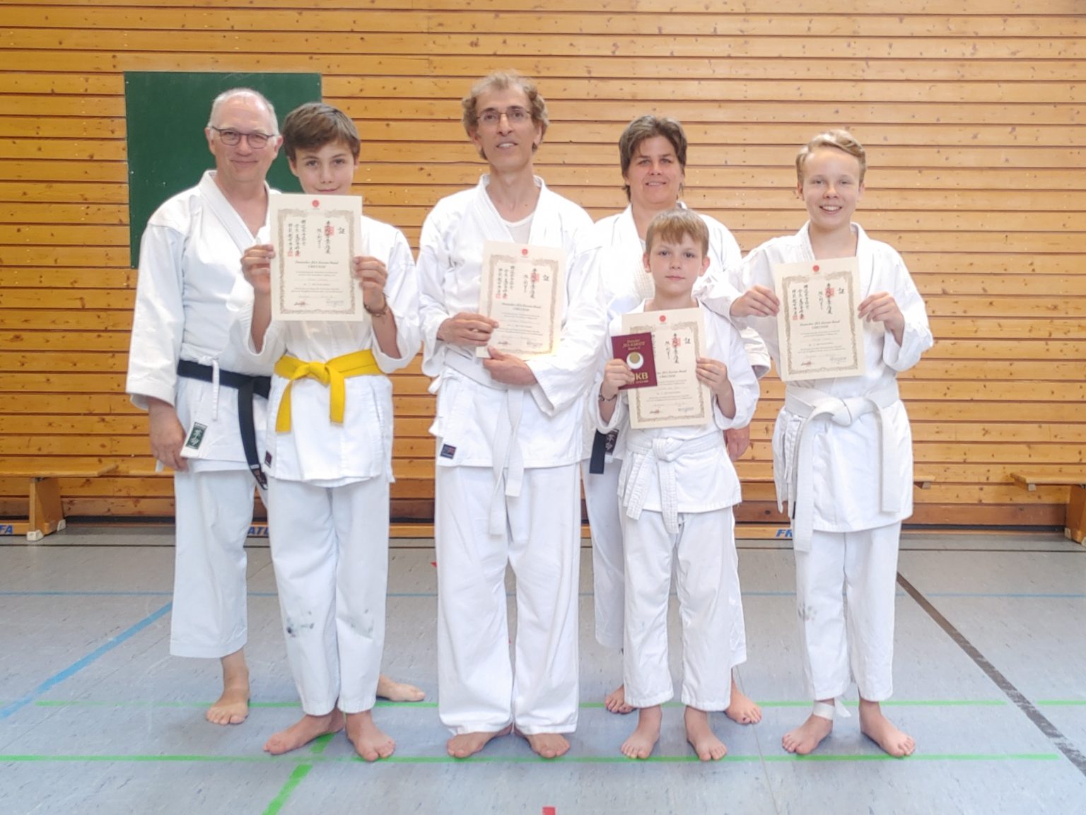 Erfolgreiche Prüfung im Dojo Mannheim Wir gratulieren allen Prüflingen der TSV Karateabteilung zur heute bestandenen Prüfung. Alle haben ihr bestes gegeben, weiter so: Karate-Do ist ein lebenslanger Weg. Herzliche Glückwünsche vom Prüferteam.