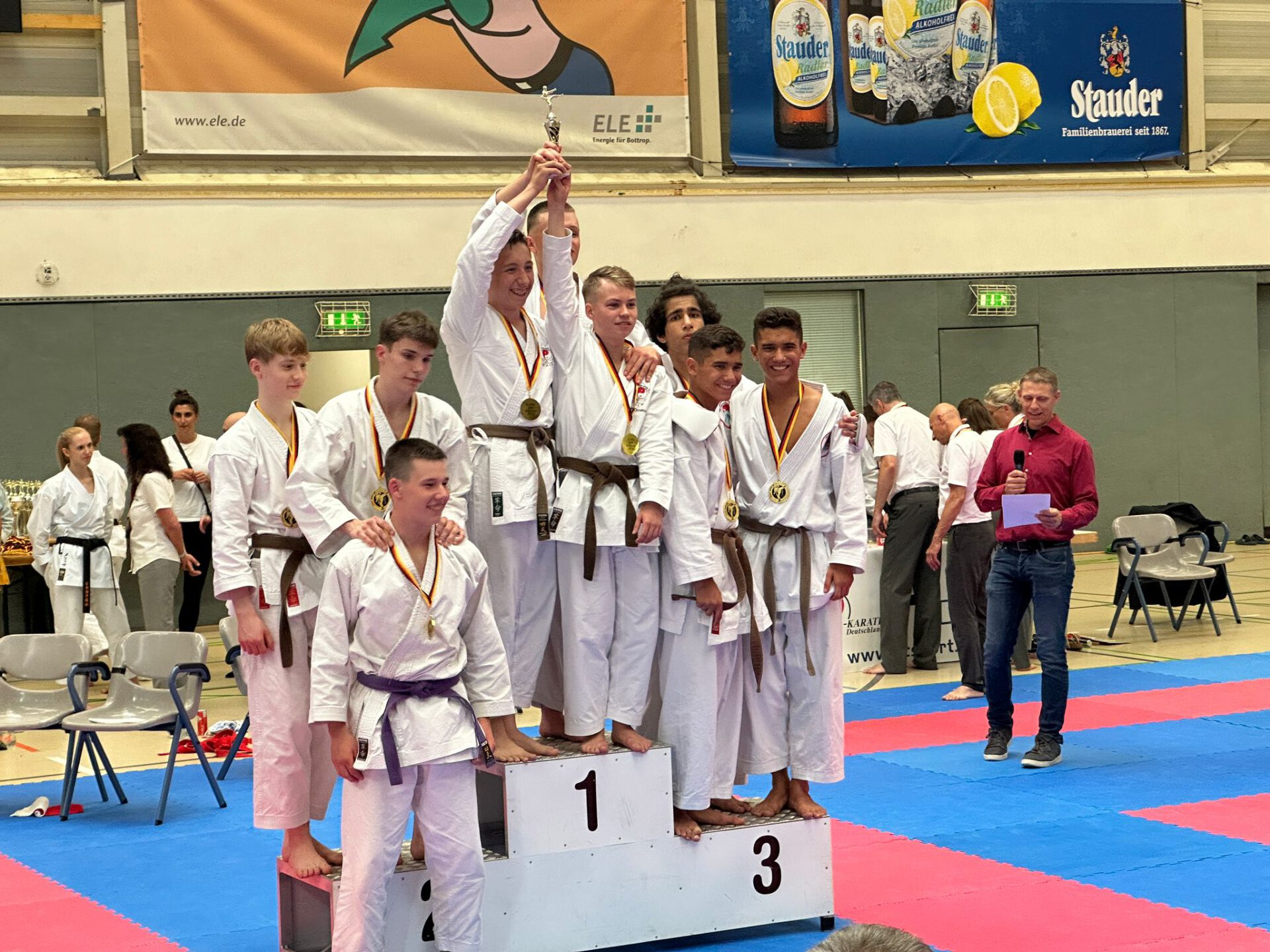 DM 24_3ter_Kumite Team