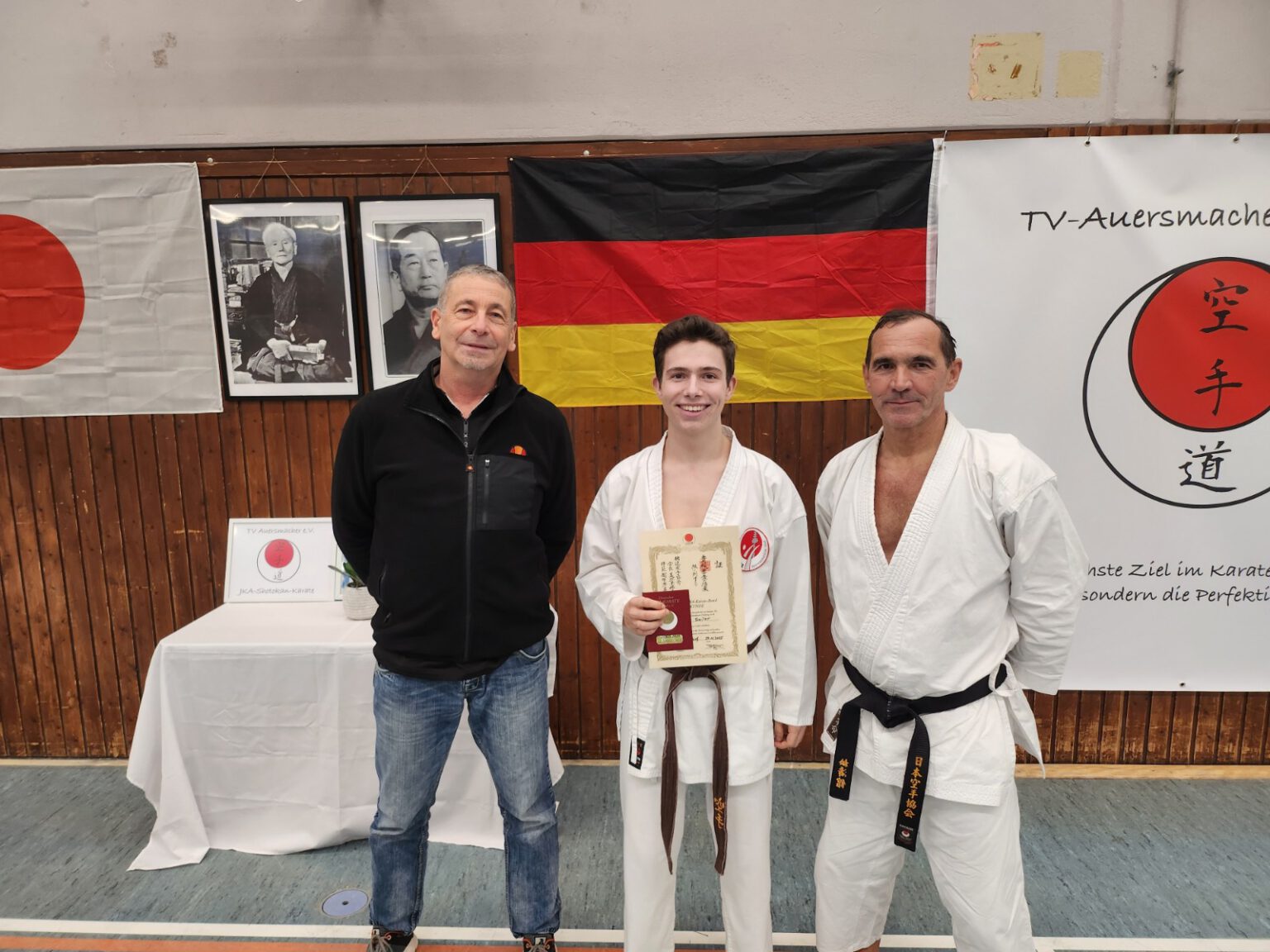 WhatsApp Image 2025-12-04 at 17.19.52 (1)